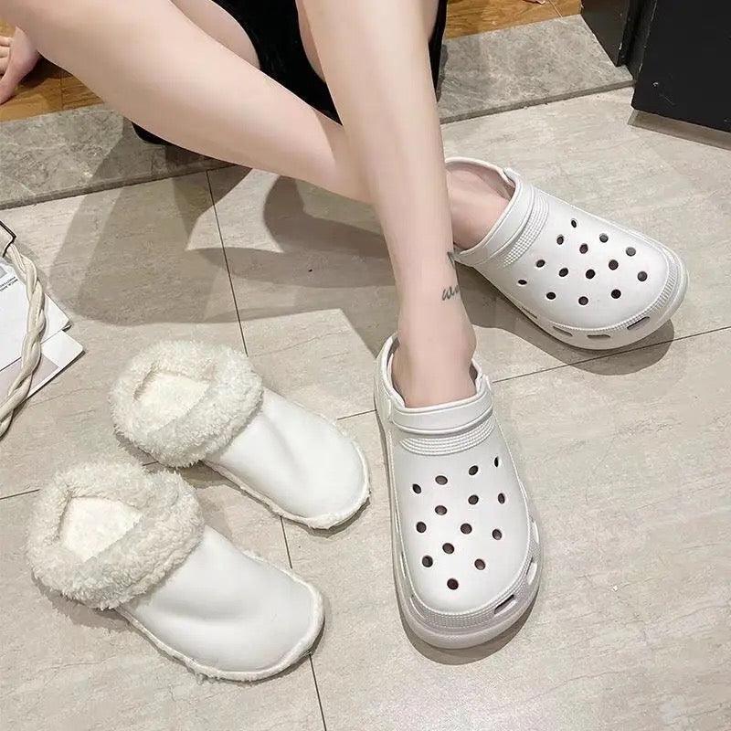 PINE.D © Pantufa Crocs Pelúcia Inverno - PINE.D SHOP